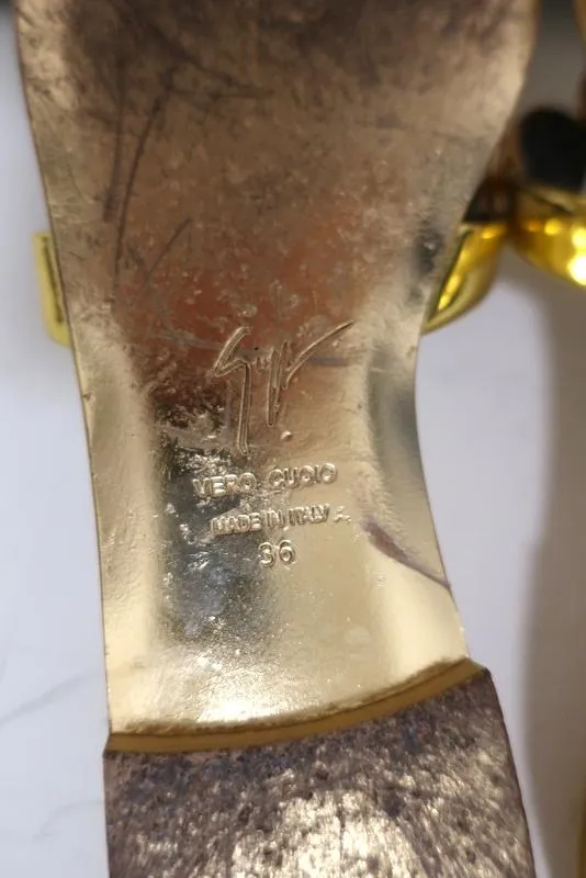 Giuseppe Zanotti Disc-Detailed Flat Thong Sandals Gold Metallic Leather Size 36