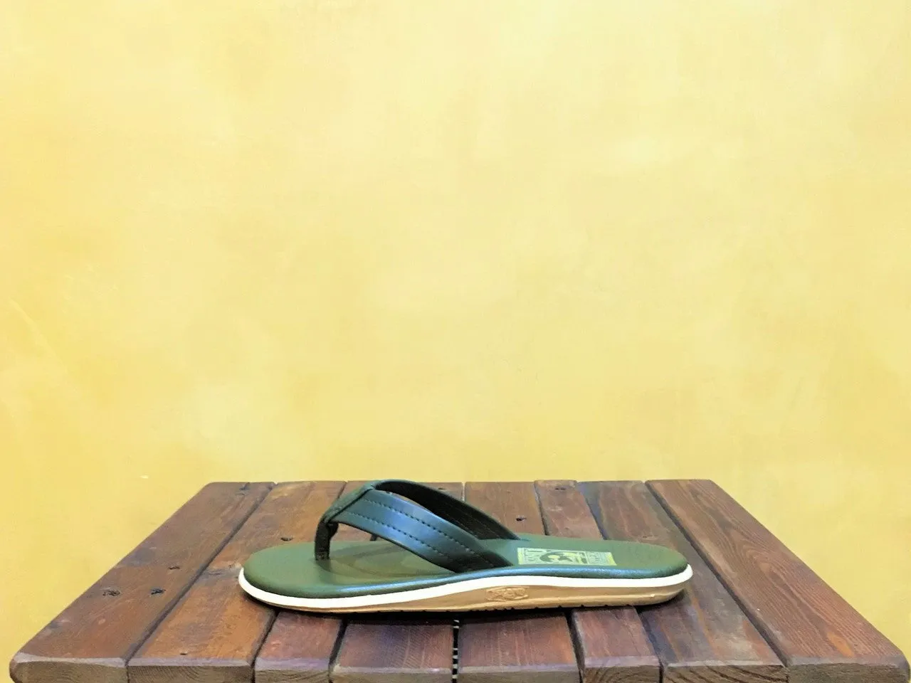 PT202 Island Slipper Classic Thong Olive